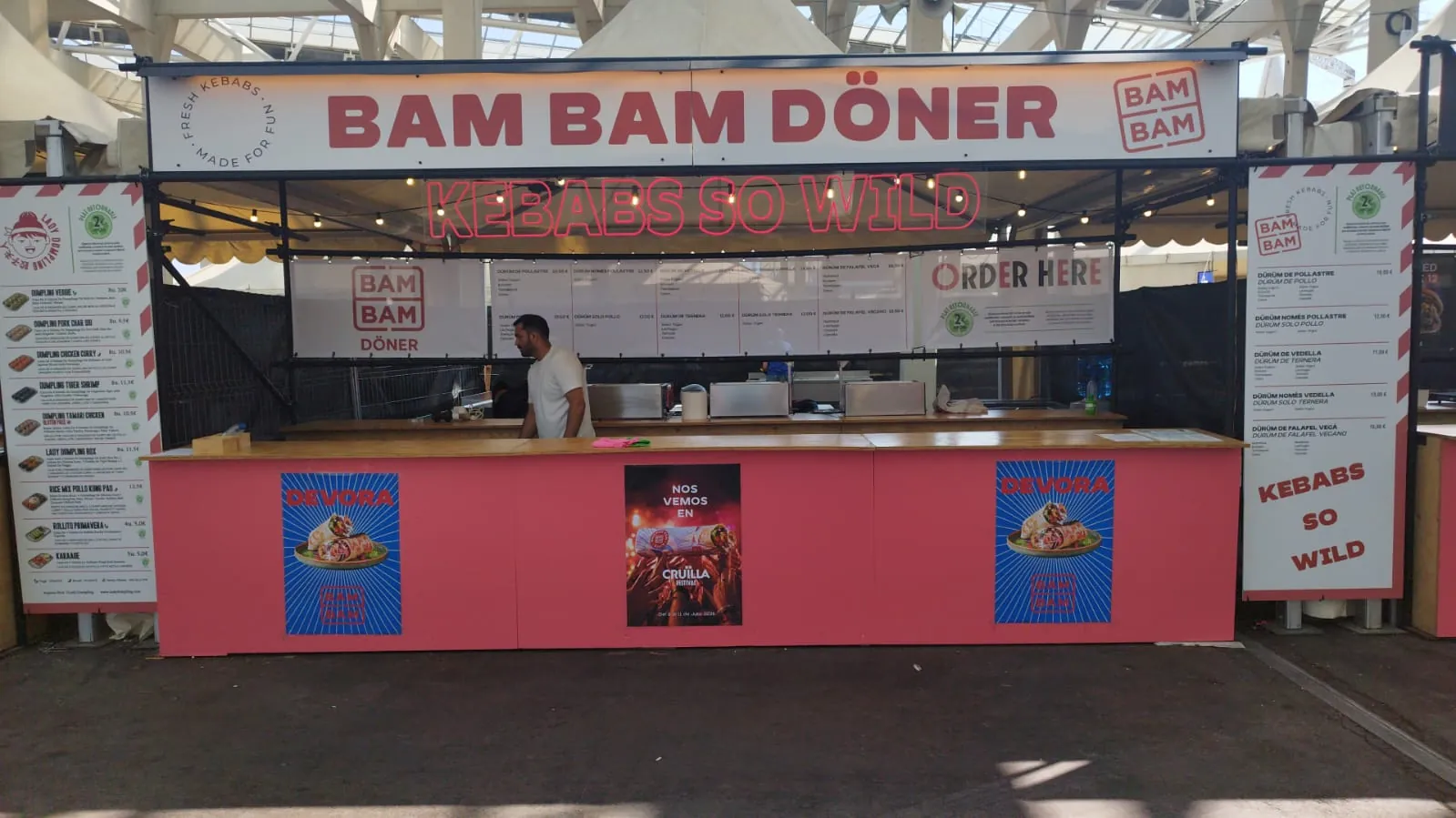 Stand de BAM BAM en el festival Cruïlla